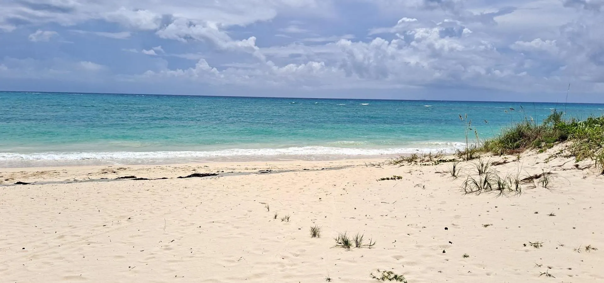 Newly Remodeled Luxury Beachfront 2-Bedroom Condo فريبورت
