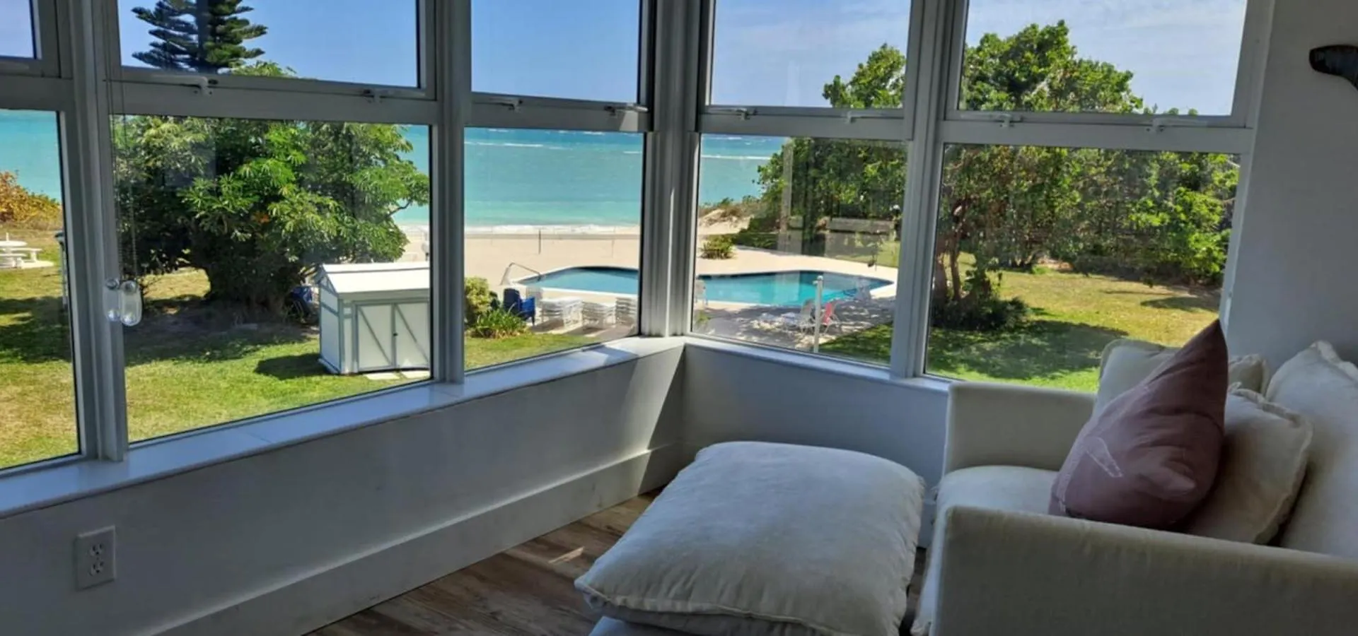 Newly Remodeled Luxury Beachfront 2-Bedroom Condo فريبورت 0*,  البهاما